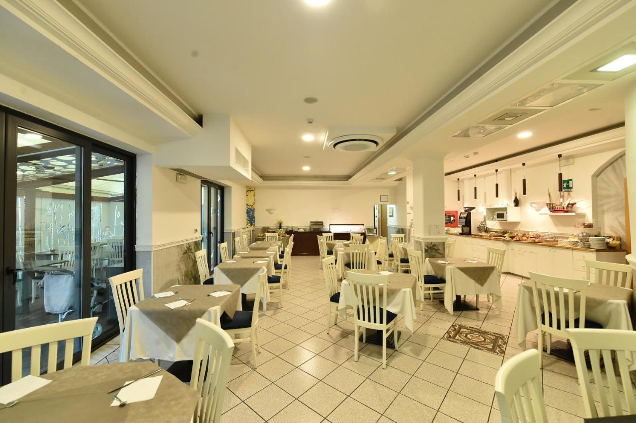 Hotel Okinawa Rimini Exterior photo