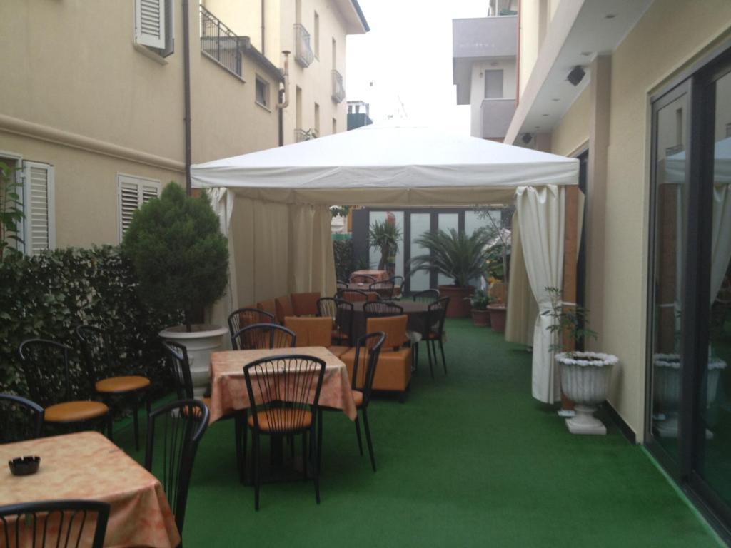 Hotel Okinawa Rimini Exterior photo